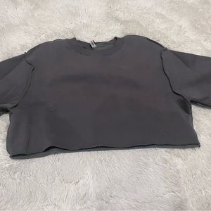 GREY CROPPED SWEATSHIRT
